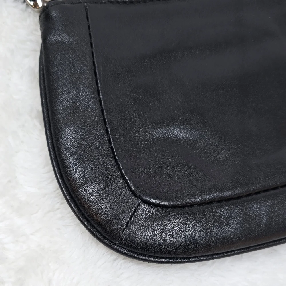 Vintage Coach Ashley Black Leather Zipper Closure Wristlet Coin Wallet